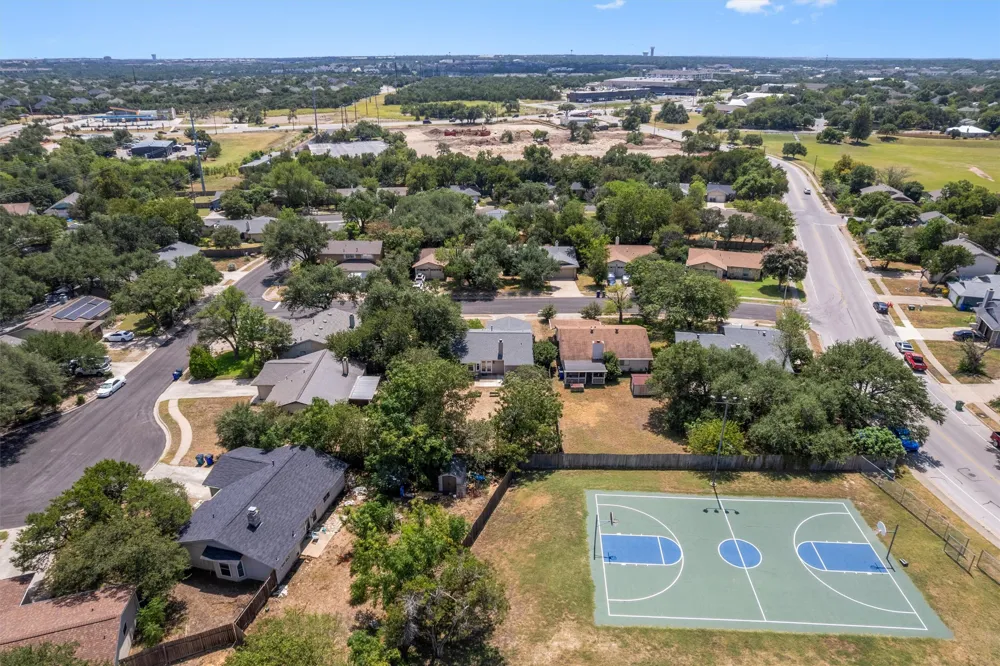 705 Chestnut Crossing Cedar Park, TX 78613