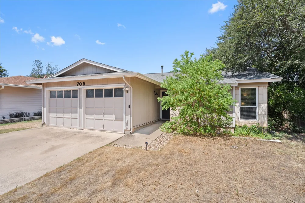 705 Chestnut Crossing Cedar Park, TX 78613