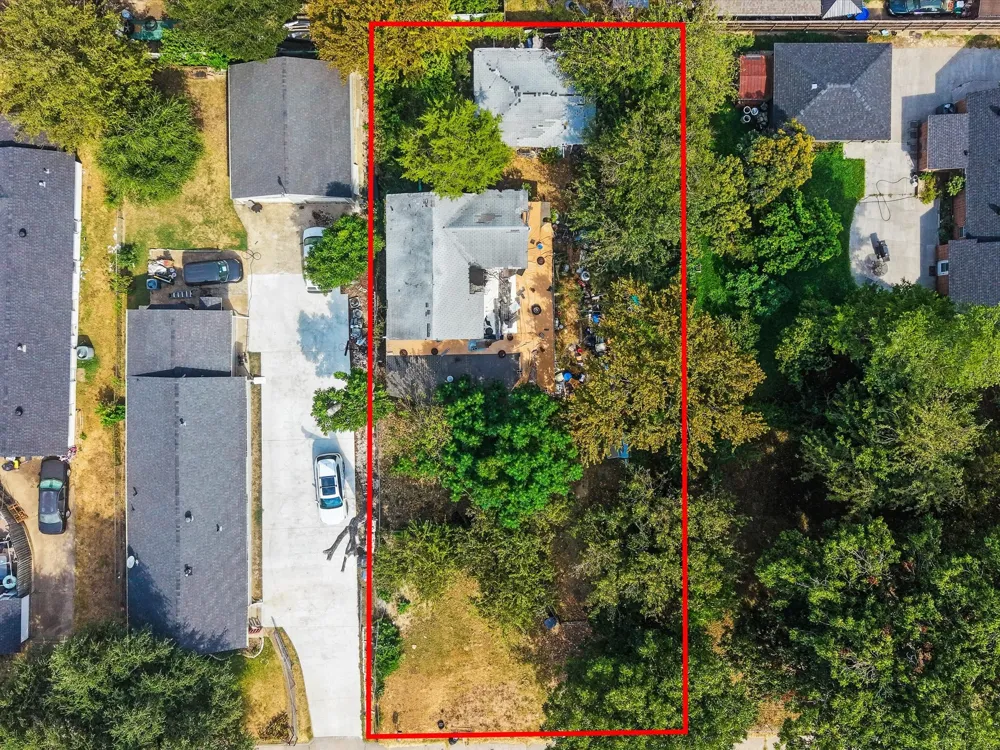 1812 S Cockrell Hill Road Dallas, TX 75211
