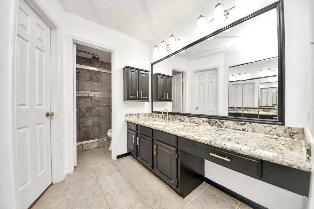 3402 Hidden Creek Drive Sugar Land, TX 77479