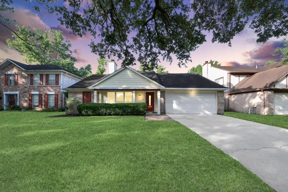 3402 Hidden Creek Drive Sugar Land, TX 77479