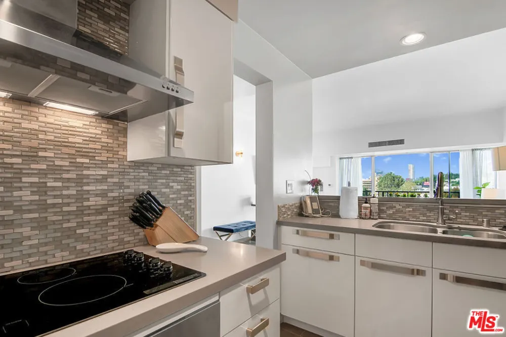 1155 La Cienega Boulevard #1103 West Hollywood, CA 90069