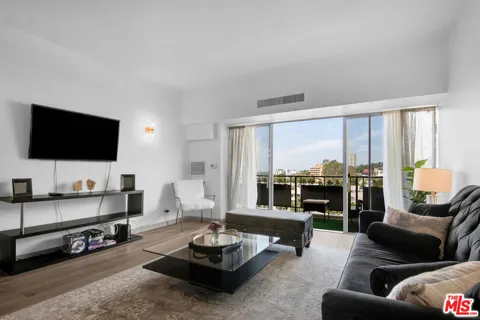 1155 La Cienega Boulevard #1103
