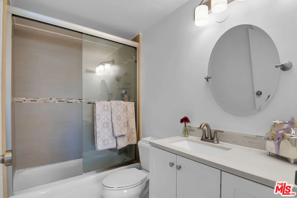 1155 La Cienega Boulevard #1103 West Hollywood, CA 90069