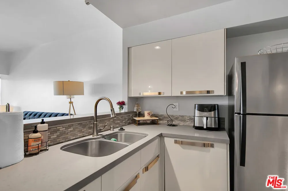 1155 La Cienega Boulevard #1103 West Hollywood, CA 90069