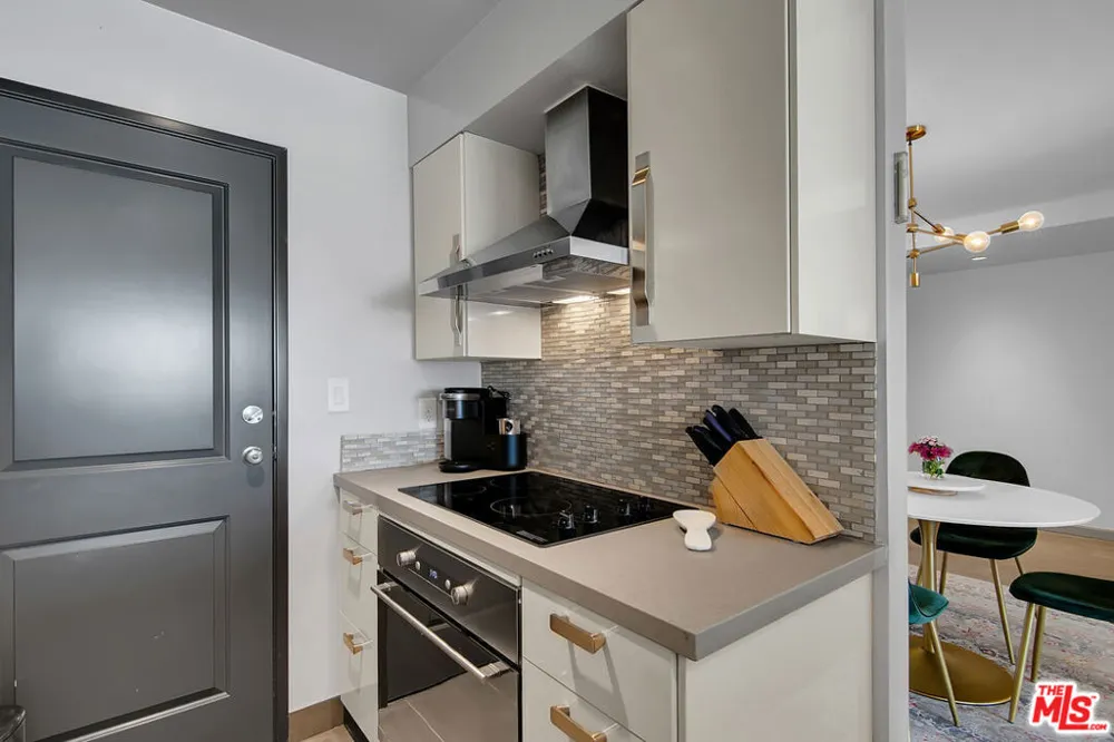 1155 La Cienega Boulevard #1103 West Hollywood, CA 90069