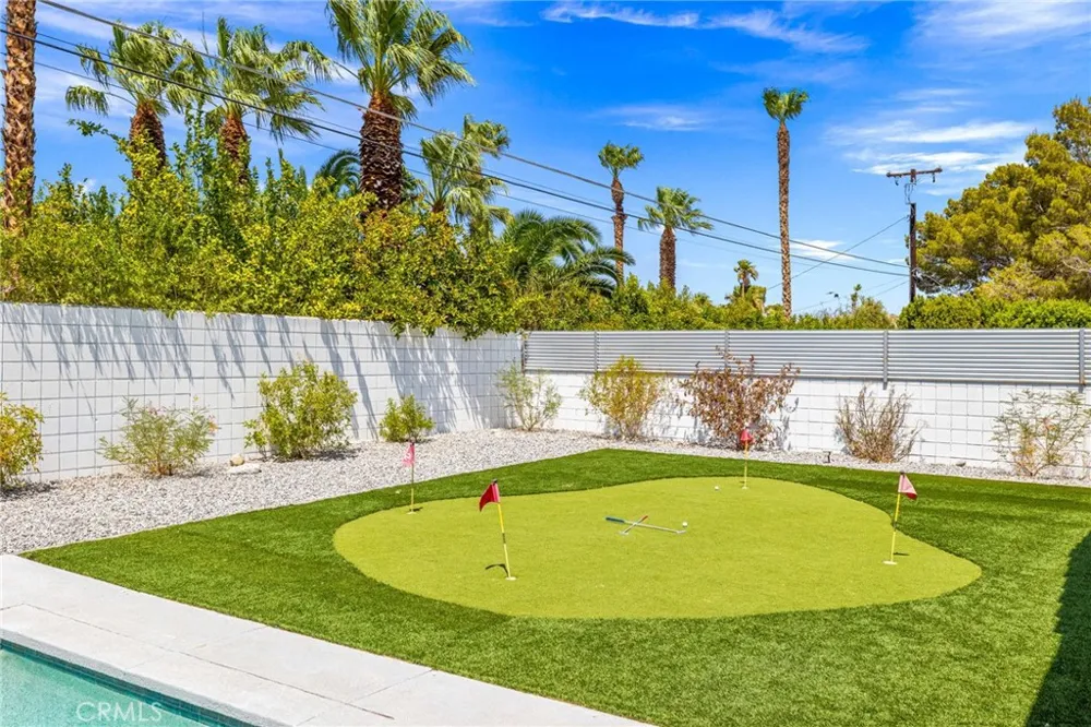 3030 E Vincentia Palm Springs, CA 92262