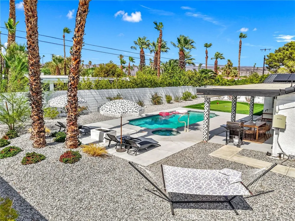 3030 E Vincentia Palm Springs, CA 92262