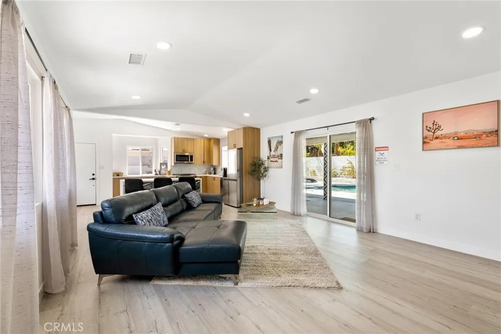 3030 E Vincentia Palm Springs, CA 92262