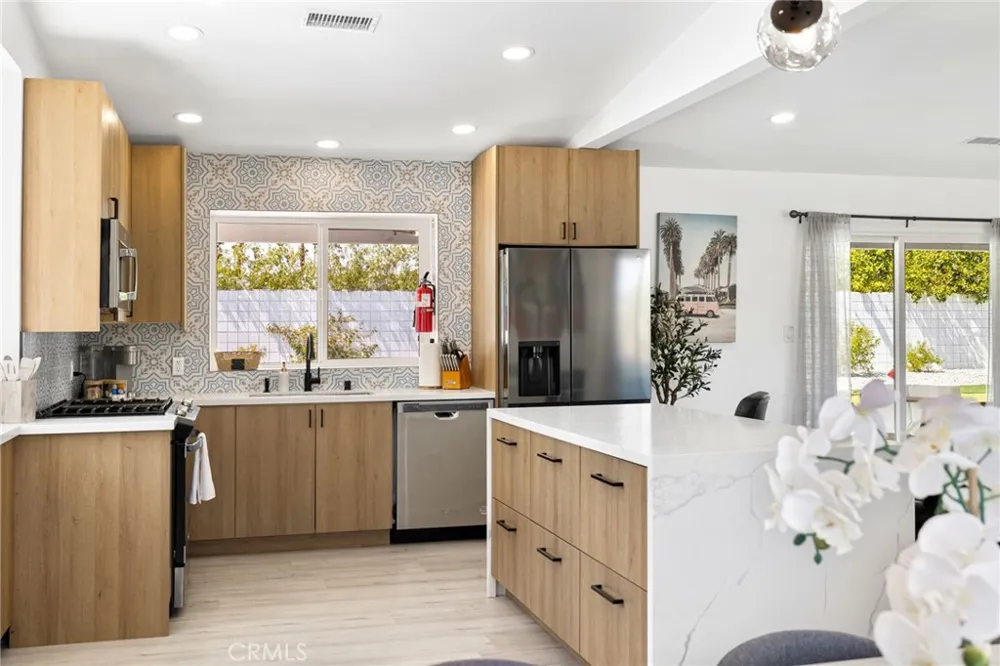 3030 E Vincentia Palm Springs, CA 92262