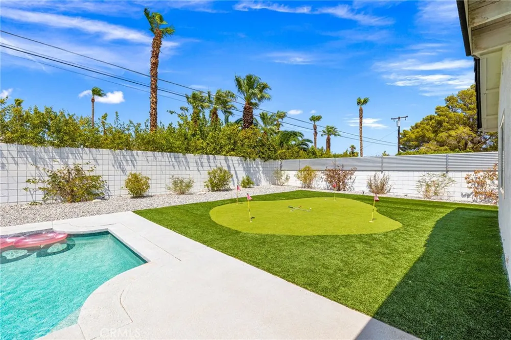 3030 E Vincentia Palm Springs, CA 92262
