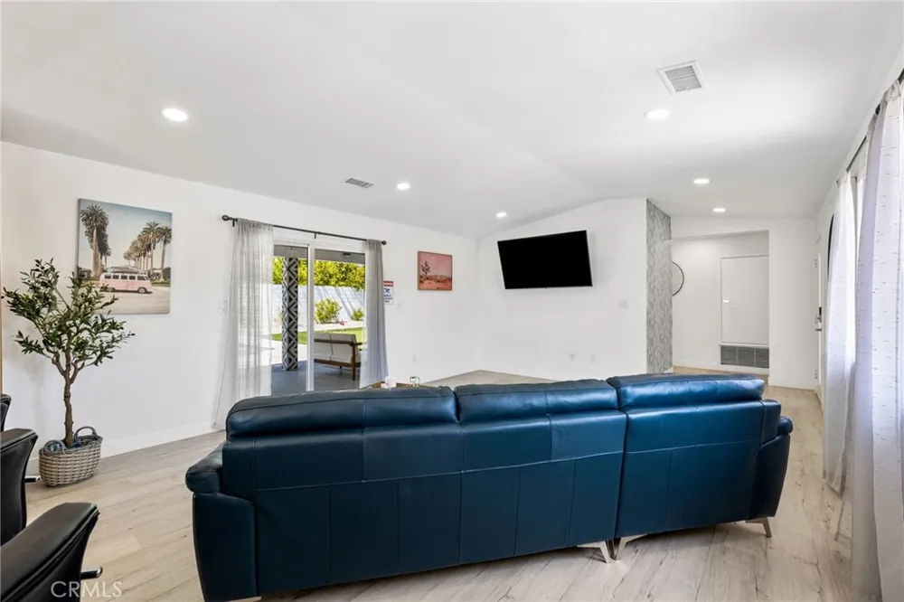 3030 E Vincentia Palm Springs, CA 92262