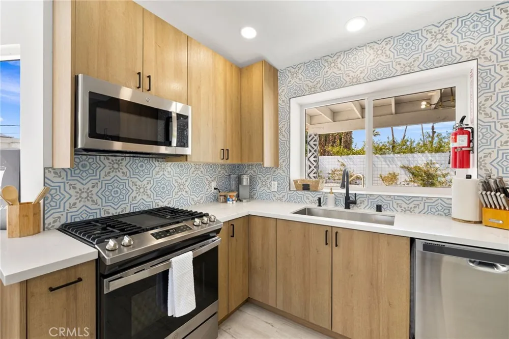 3030 E Vincentia Palm Springs, CA 92262