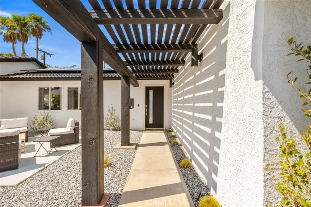 3030 E Vincentia Palm Springs, CA 92262