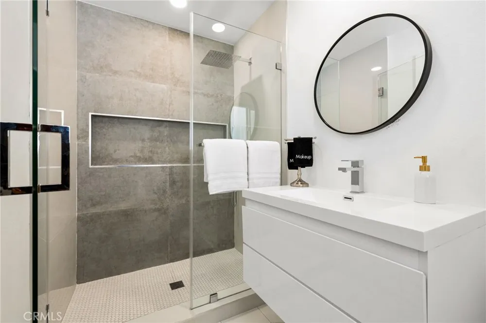 3030 E Vincentia Palm Springs, CA 92262