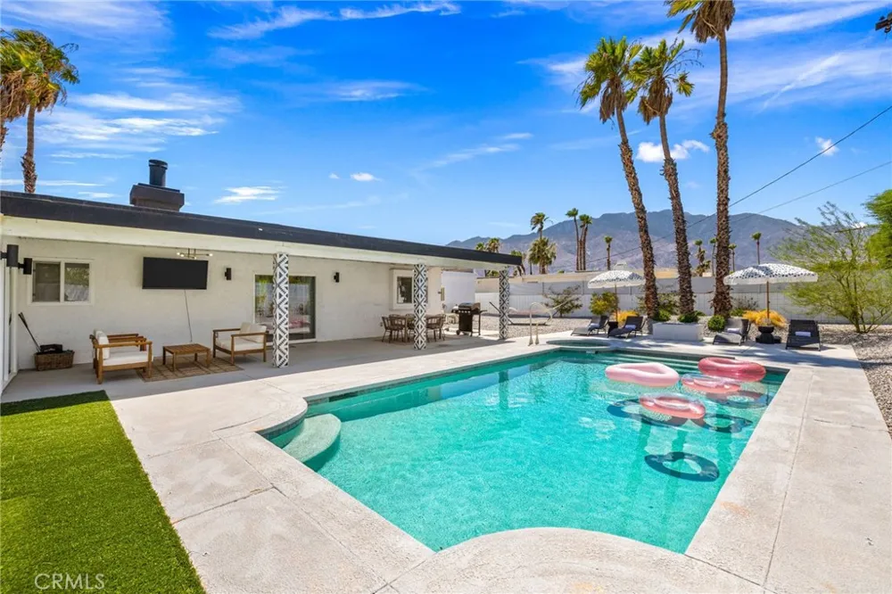 3030 E Vincentia Palm Springs, CA 92262