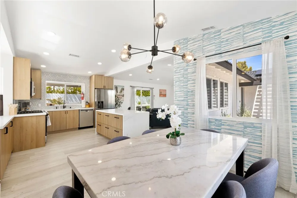 3030 E Vincentia Palm Springs, CA 92262