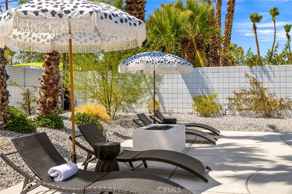 3030 E Vincentia Palm Springs, CA 92262