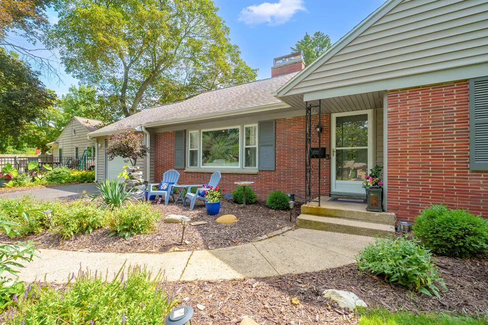 2411 Waite Avenue Kalamazoo, MI 49008