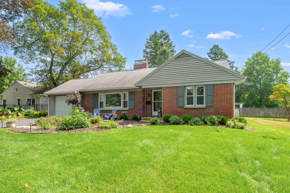 2411 Waite Avenue Kalamazoo, MI 49008