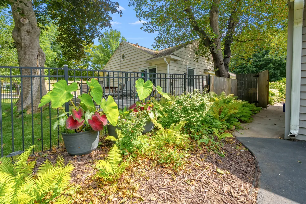 2411 Waite Avenue Kalamazoo, MI 49008