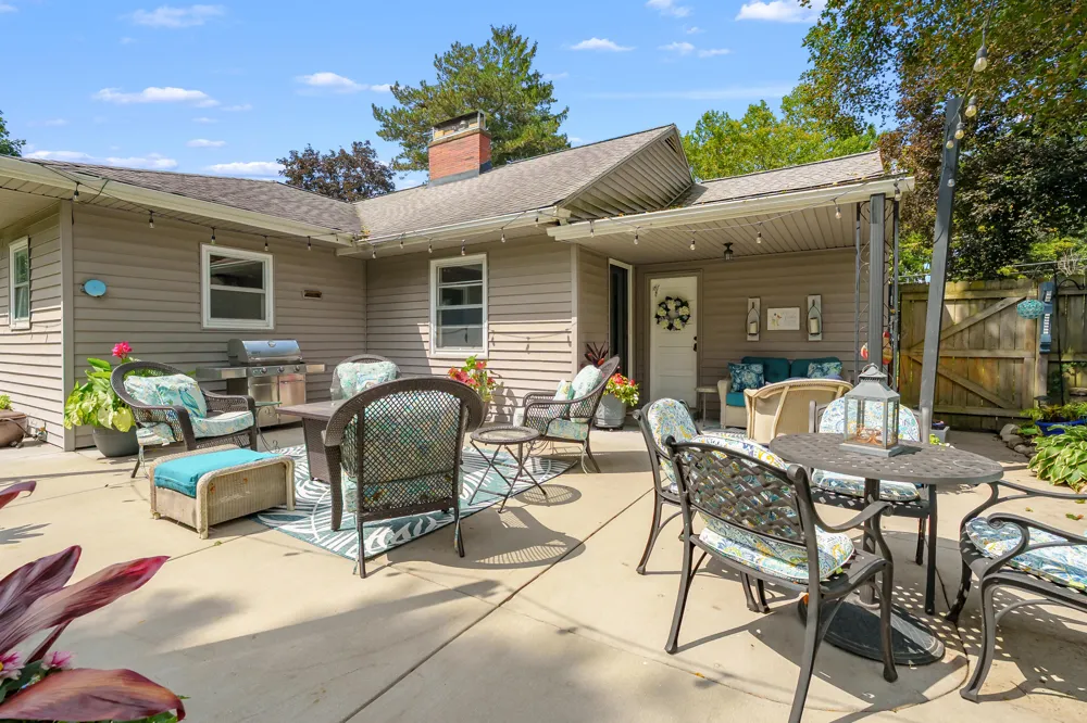 2411 Waite Avenue Kalamazoo, MI 49008