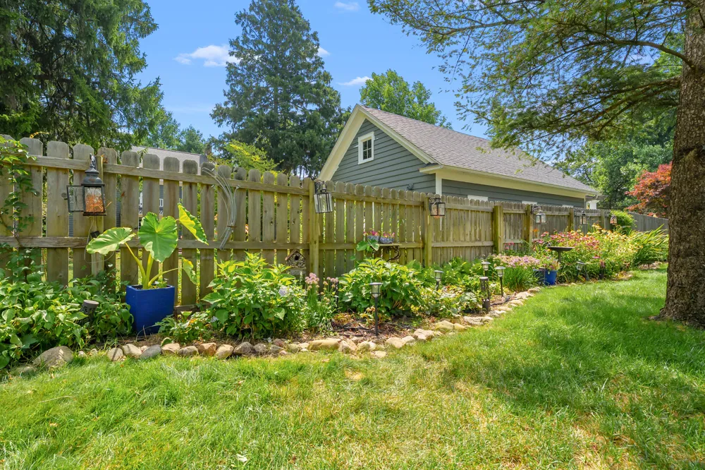 2411 Waite Avenue Kalamazoo, MI 49008
