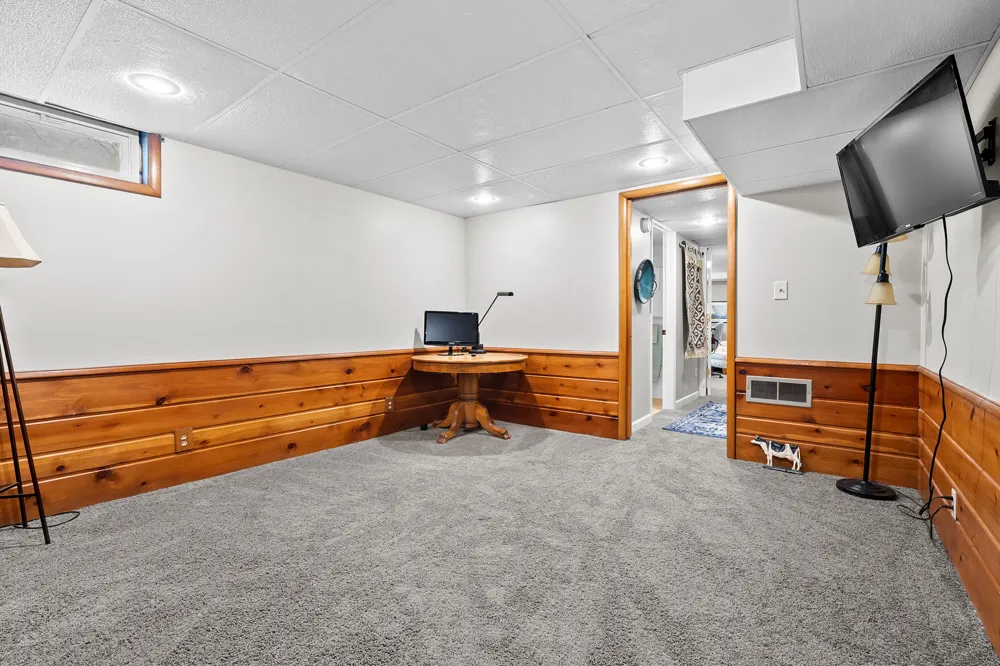 2411 Waite Avenue Kalamazoo, MI 49008