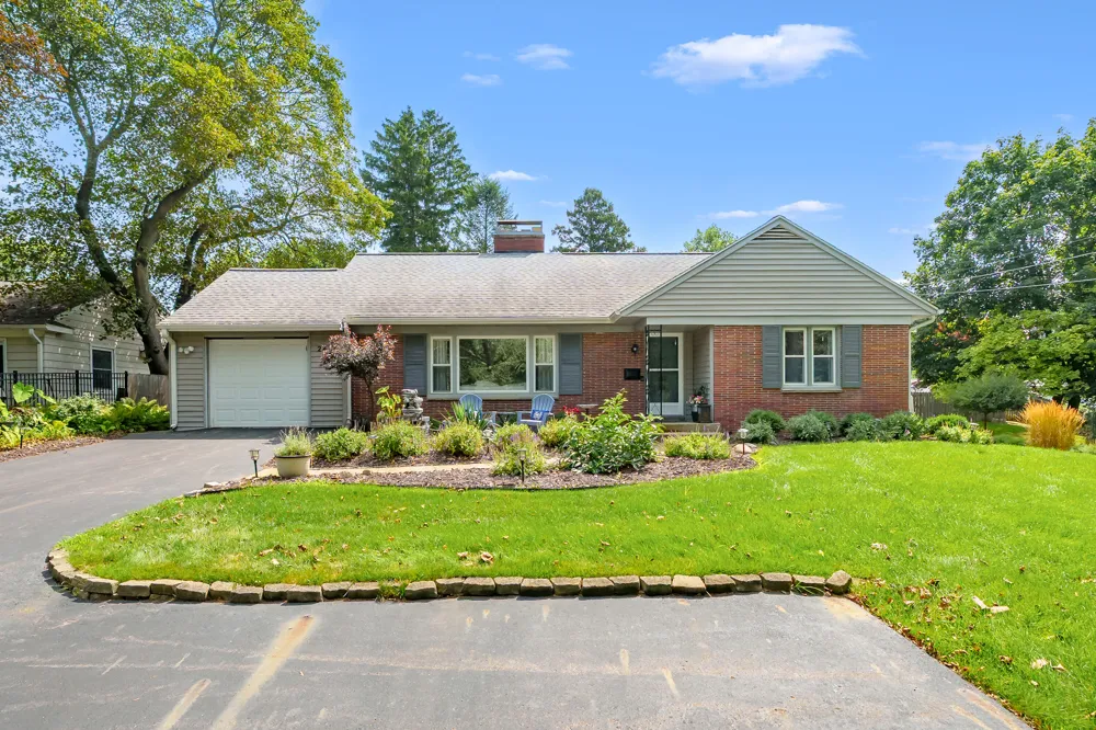 2411 Waite Avenue Kalamazoo, MI 49008