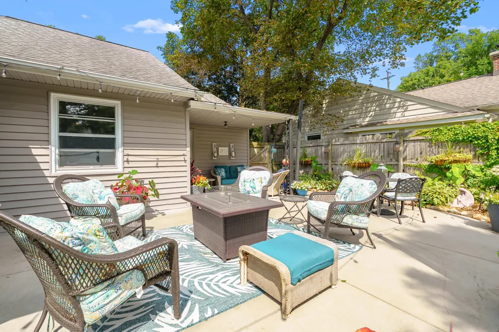 2411 Waite Avenue Kalamazoo, MI 49008