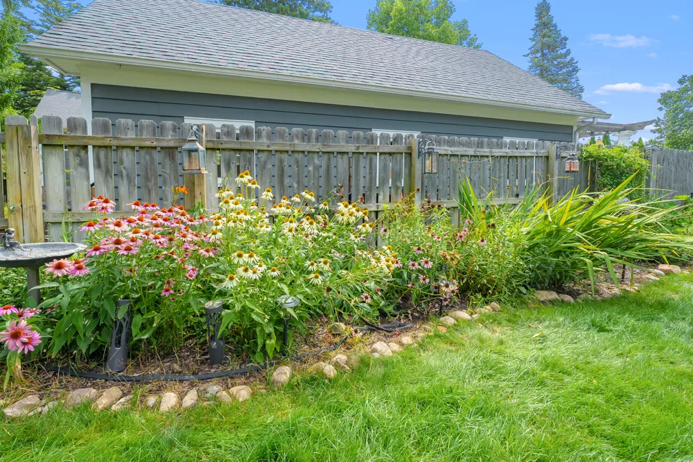 2411 Waite Avenue Kalamazoo, MI 49008