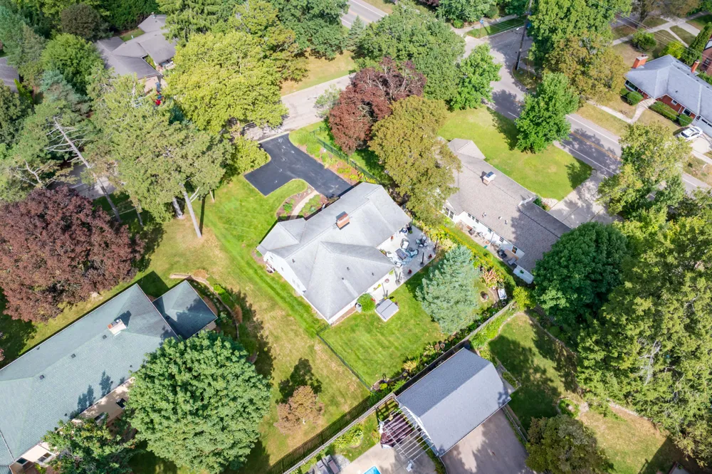 2411 Waite Avenue Kalamazoo, MI 49008