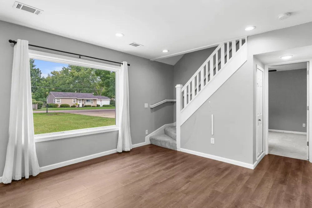 145 Falcon Road Jackson, MI 49202