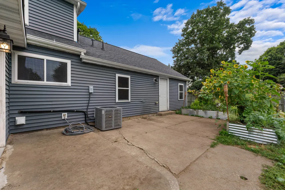 145 Falcon Road Jackson, MI 49202