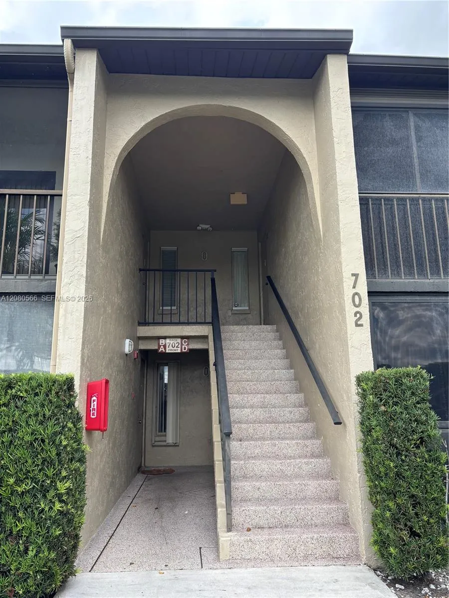 702 Sunny Pine Way #A1 Green Acres, FL 33415