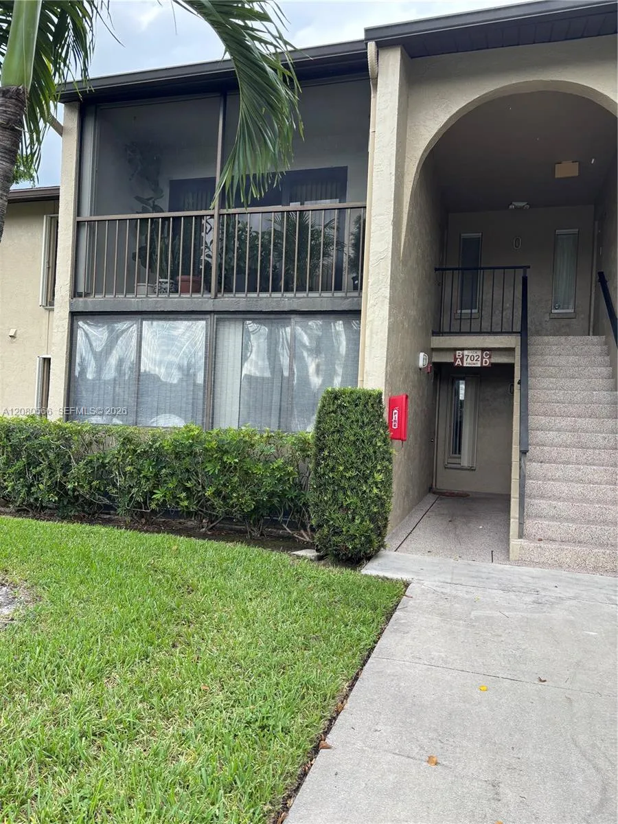 702 Sunny Pine Way #A1 Green Acres, FL 33415
