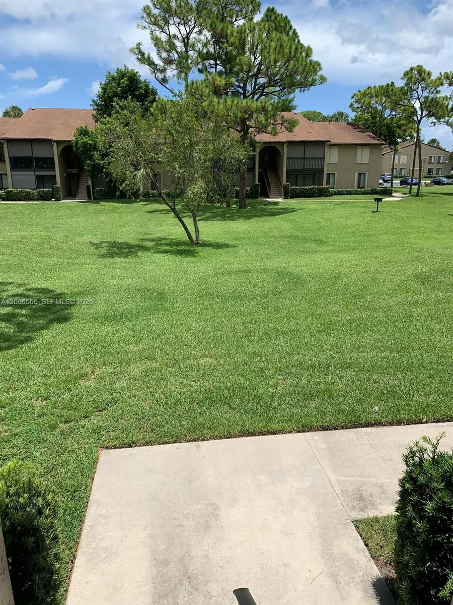 702 Sunny Pine Way #A1 Green Acres, FL 33415