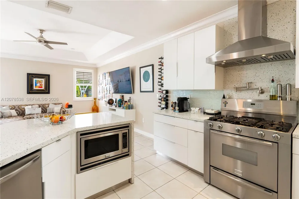 14918 SW 10th St Miami, FL 33194