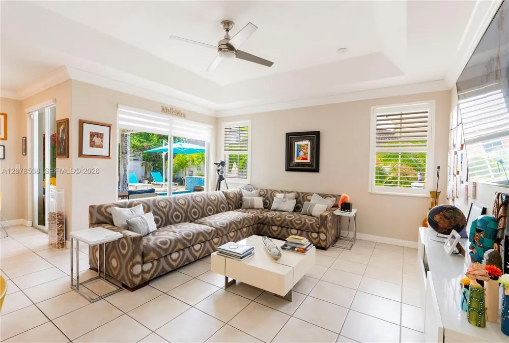 14918 SW 10th St Miami, FL 33194