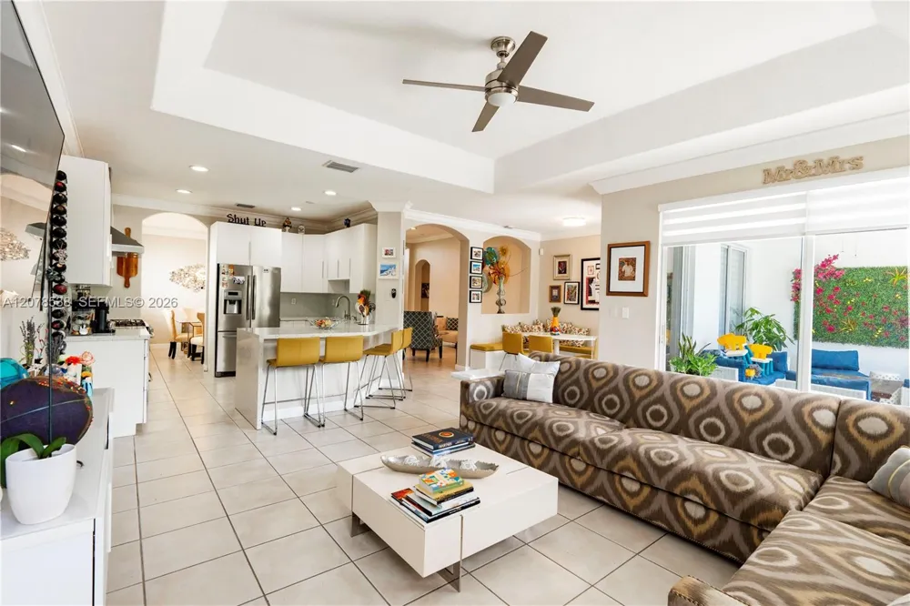 14918 SW 10th St Miami, FL 33194