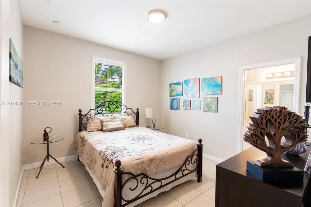 14918 SW 10th St Miami, FL 33194