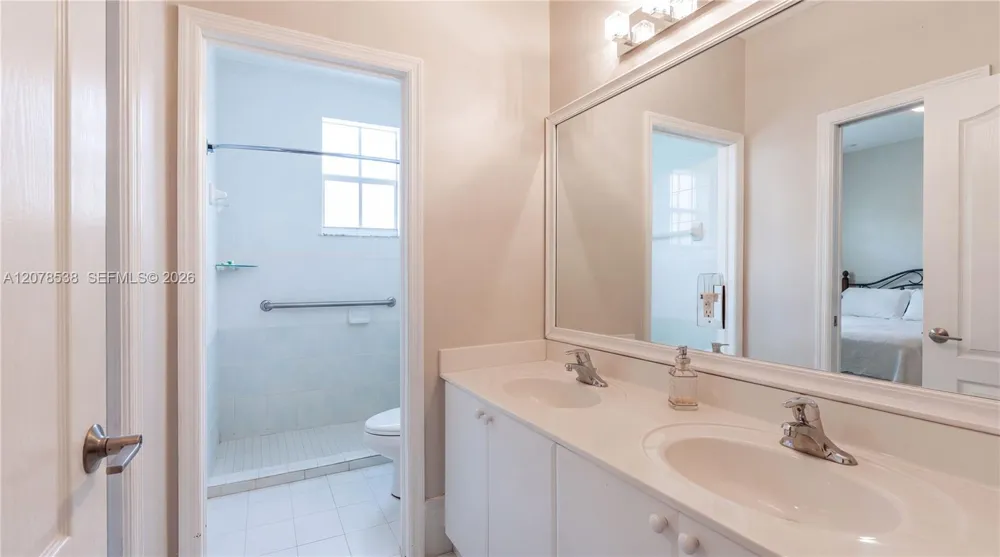 14918 SW 10th St Miami, FL 33194