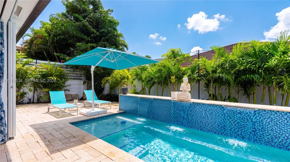 14918 SW 10th St Miami, FL 33194