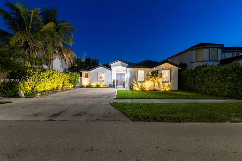 14918 SW 10th St Miami, FL 33194