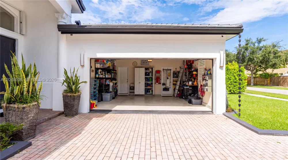 14918 SW 10th St Miami, FL 33194