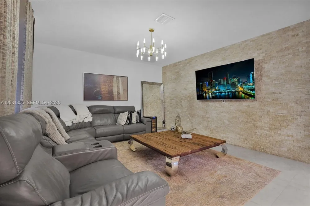 2150 NW 16th Pl Homestead, FL 33030
