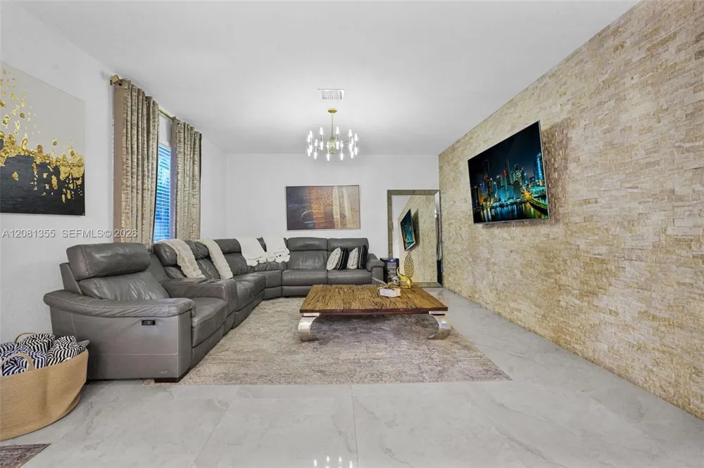 2150 NW 16th Pl Homestead, FL 33030