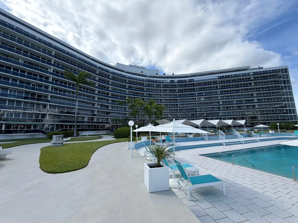 900 Bay Dr #615 Miami Beach, FL 33141