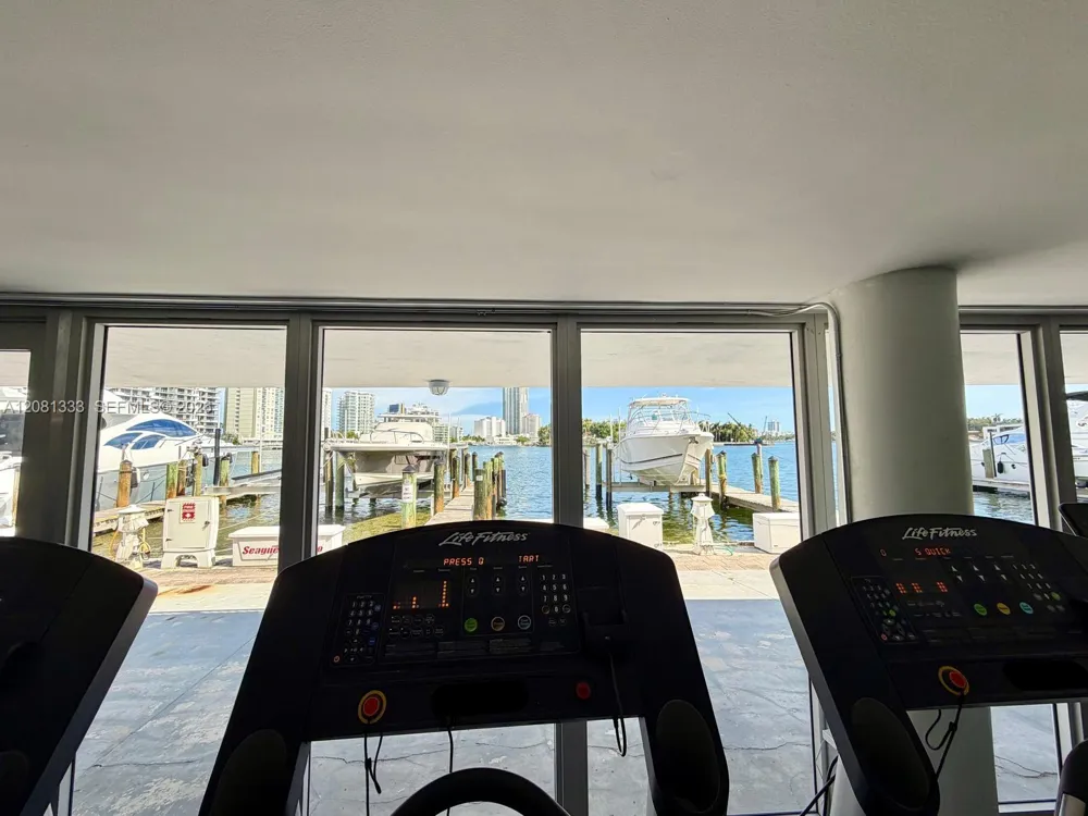 900 Bay Dr #615 Miami Beach, FL 33141