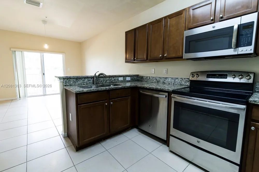 8800 NW 97th Ave #208 Doral, FL 33178